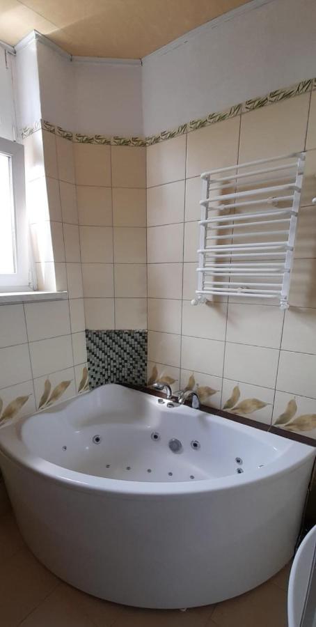 Ferienwohnung Apartament Kasztanowy Gliwice Exterior foto
